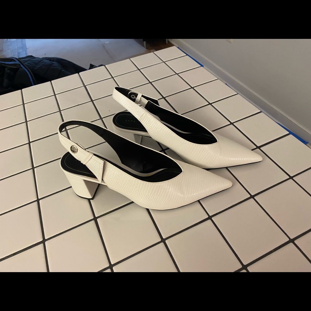 Pump shoes Zara